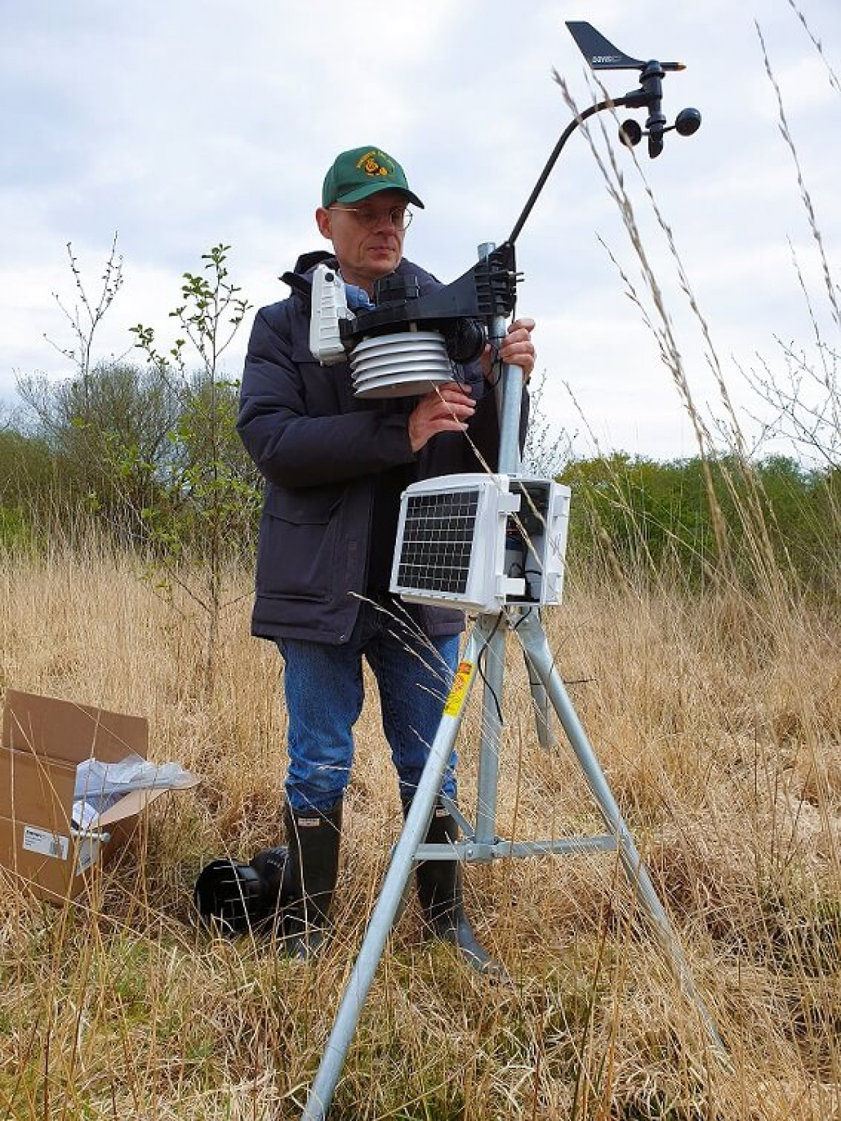 Axel Setting Up Davis Weather Station Axel Setting Up Davis Weather Station